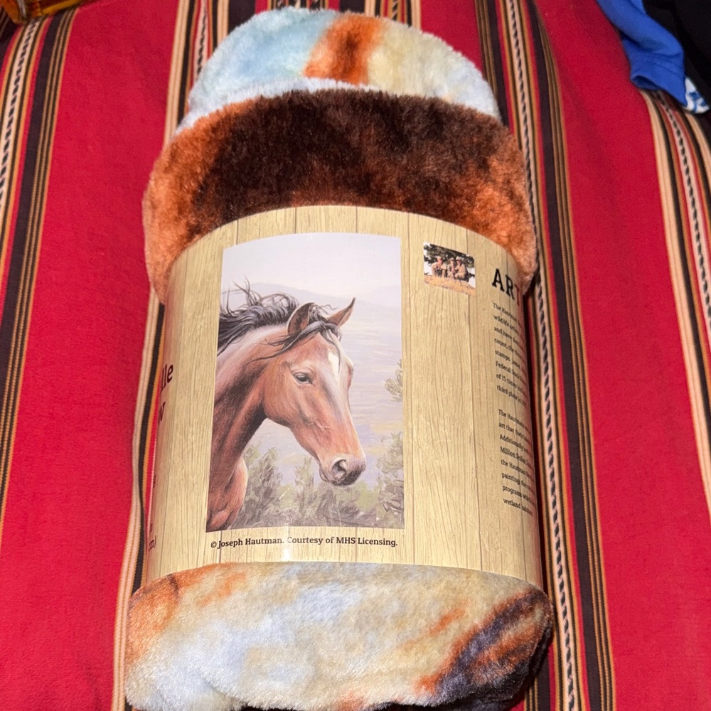 Cozy Horse-Themed Fleece Blanket